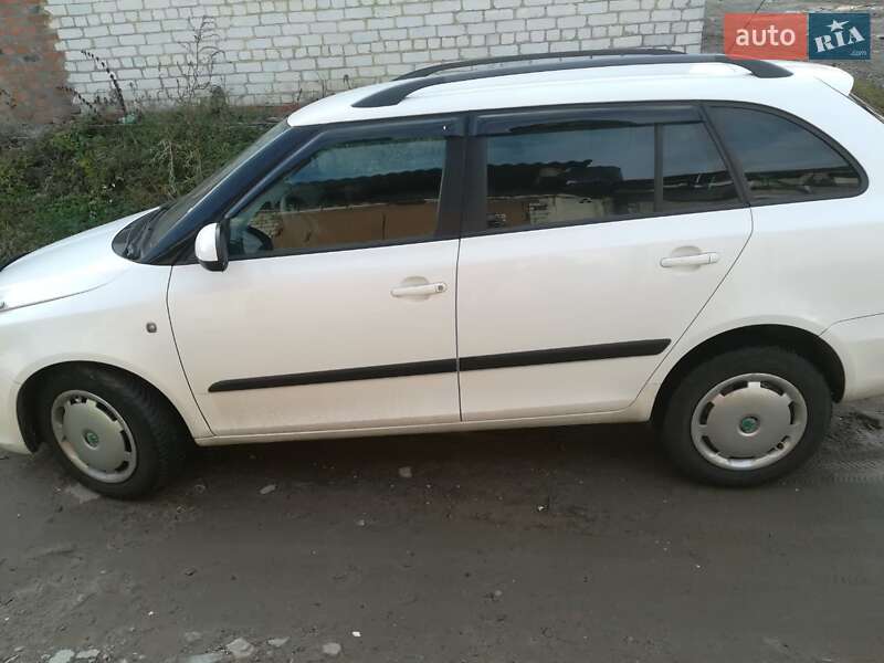 Универсал Skoda Fabia 2010 в 