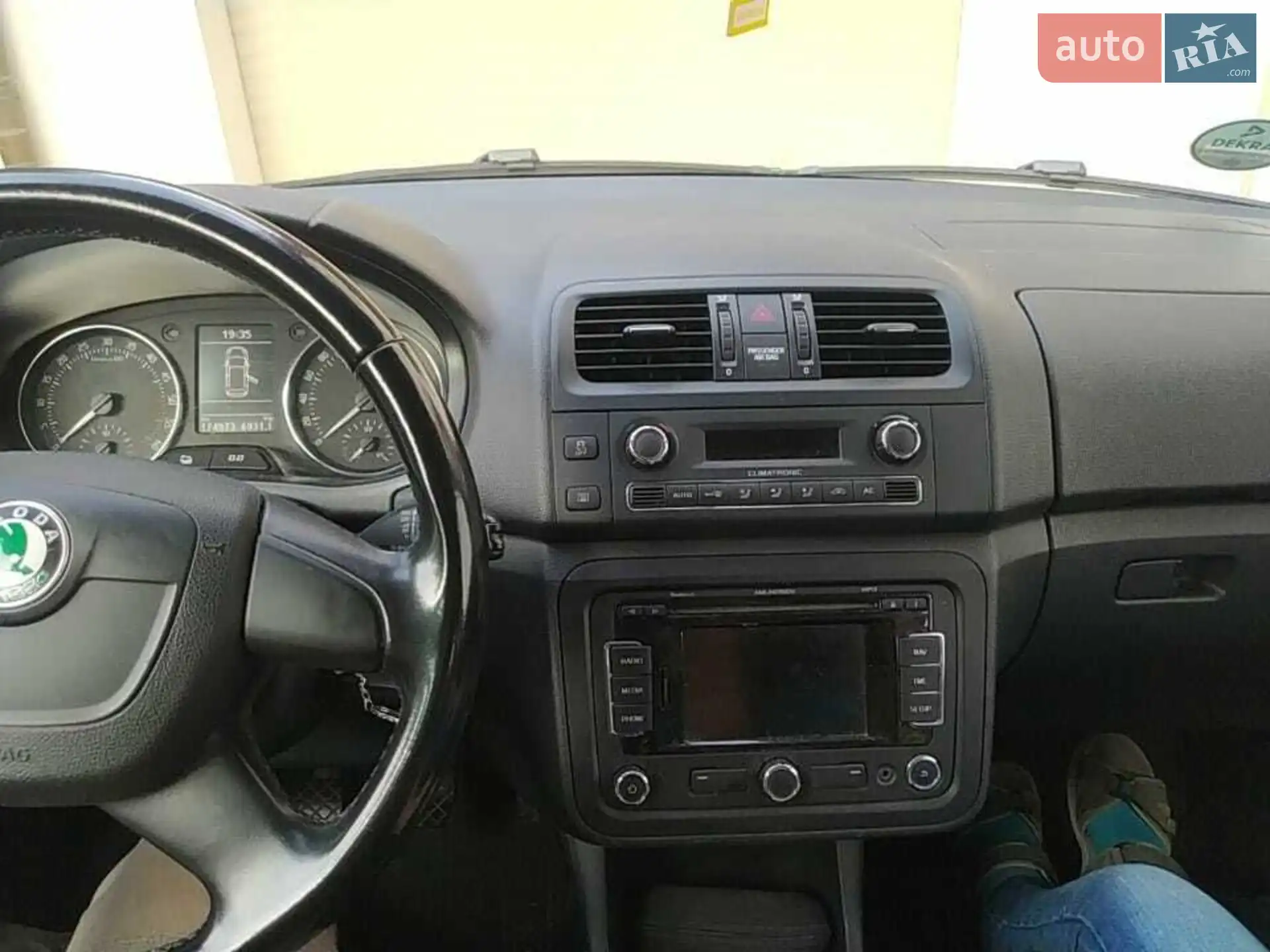 2011 Skoda Fabia - мініатюра 2