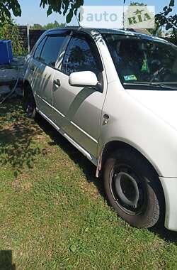 Хэтчбек Skoda Fabia 2000 в 