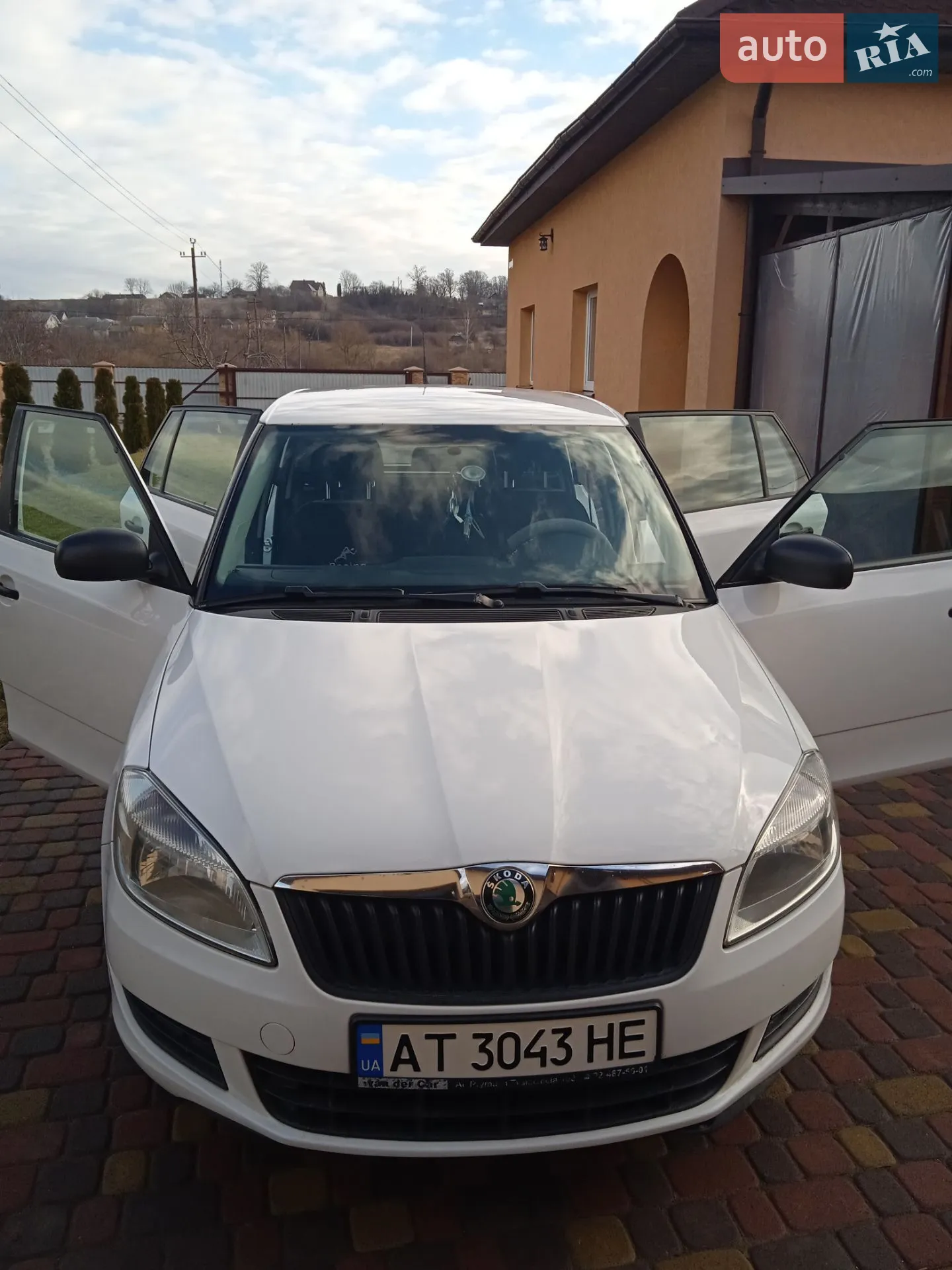 2010 Skoda Fabia - мініатюра 2
