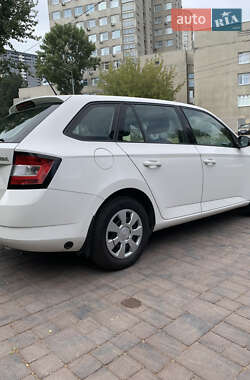 Хэтчбек Skoda Fabia 2016 в 