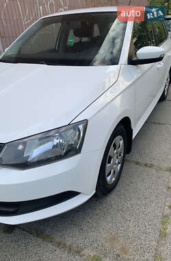 Хэтчбек Skoda Fabia 2016 в 