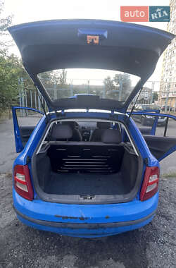 Хэтчбек Skoda Fabia 2002 в 
