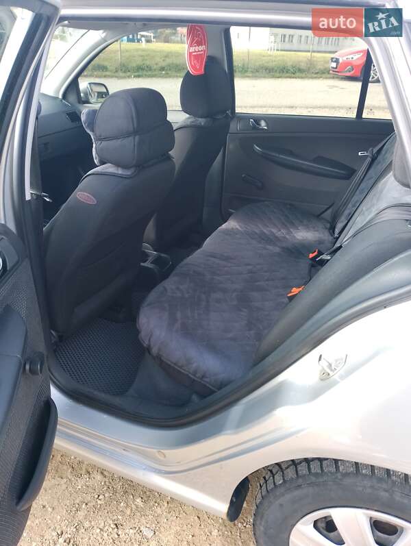 Универсал Skoda Fabia 2002 в Ужгороде