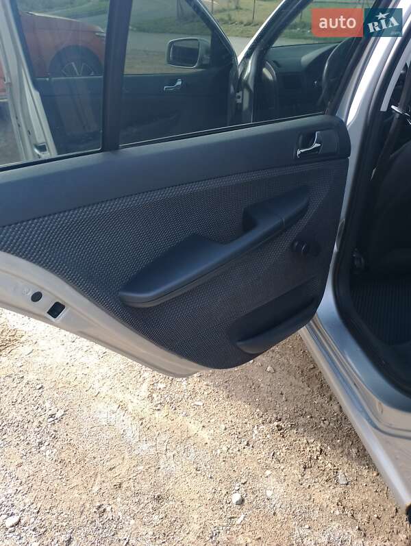 Универсал Skoda Fabia 2002 в Ужгороде