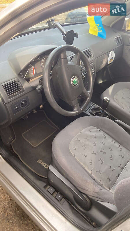 Хетчбек Skoda Fabia 2002 в Дрогобичі