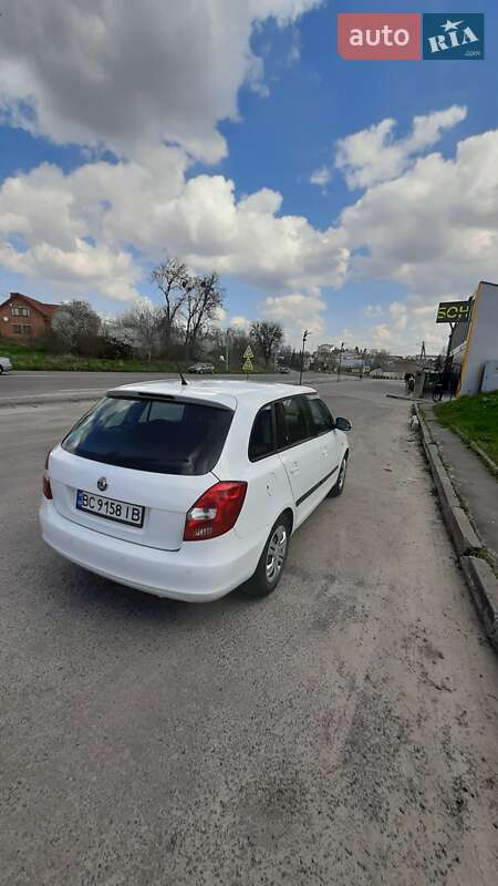 Універсал Skoda Fabia 2010 в Львові