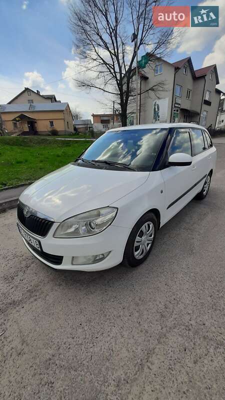 Універсал Skoda Fabia 2010 в Львові