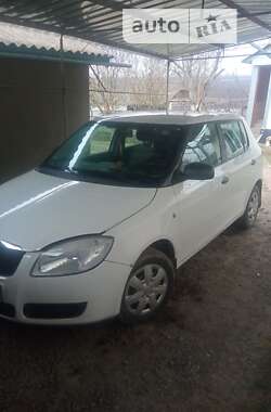 Хетчбек Skoda Fabia 2009 в Кельменцях