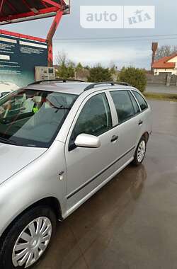 Универсал Skoda Fabia 2001 в Городке