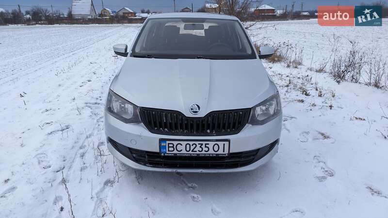 Хетчбек Skoda Fabia 2015 в Києві