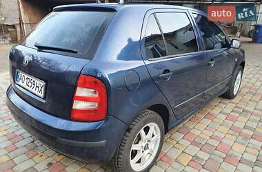 Хэтчбек Skoda Fabia 2000 в 