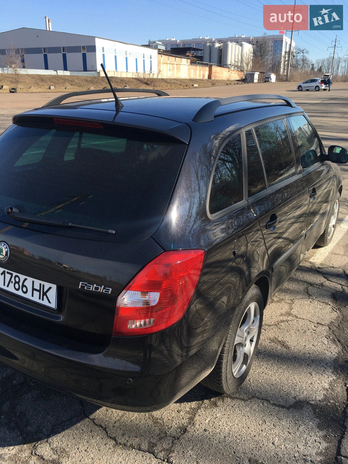 2011 Skoda Fabia - мініатюра 2