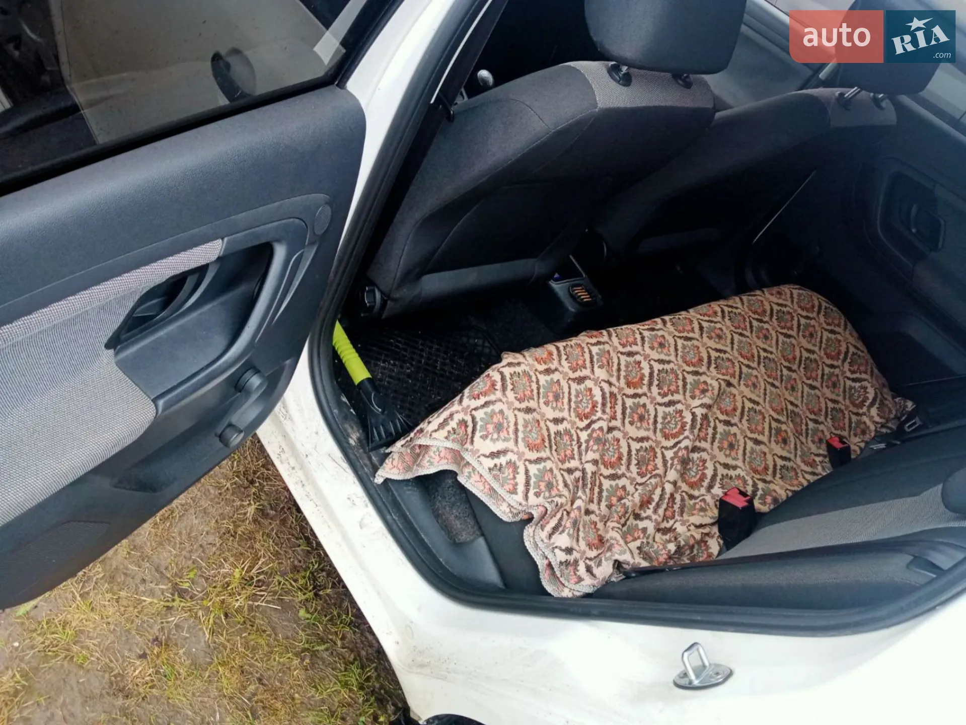 2012 Skoda Fabia - мініатюра 8
