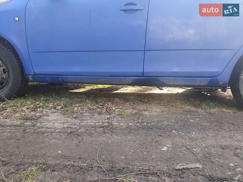 Хэтчбек Skoda Fabia 2010 в Хусте