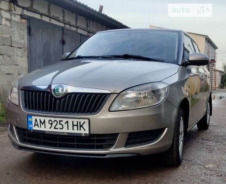 Хэтчбек Skoda Fabia 2012 в Житомире