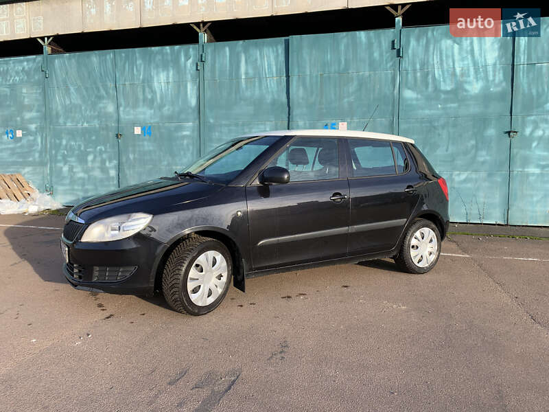 Хетчбек Skoda Fabia 2011 в Києві