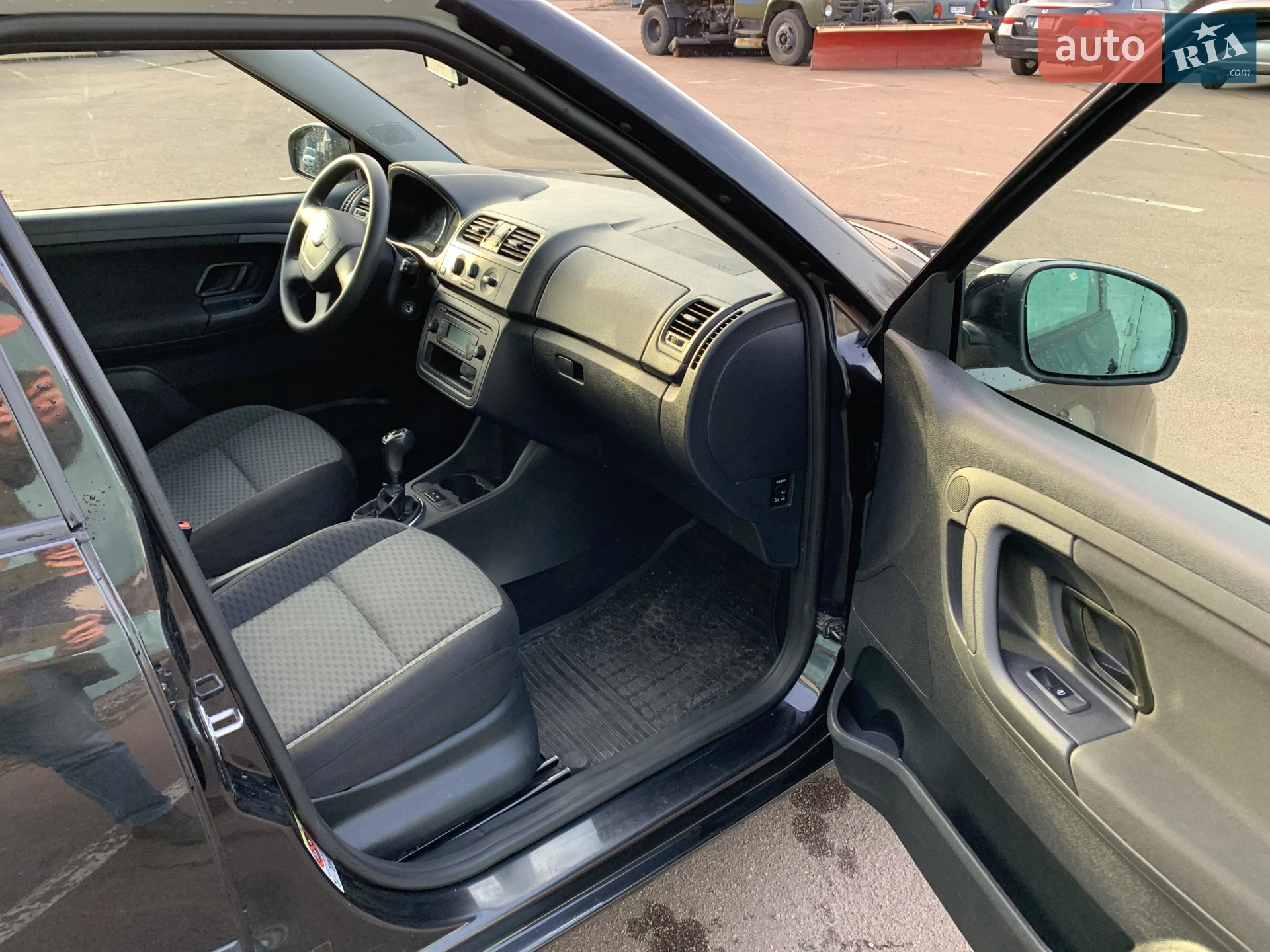 2011 Skoda Fabia - мініатюра 12