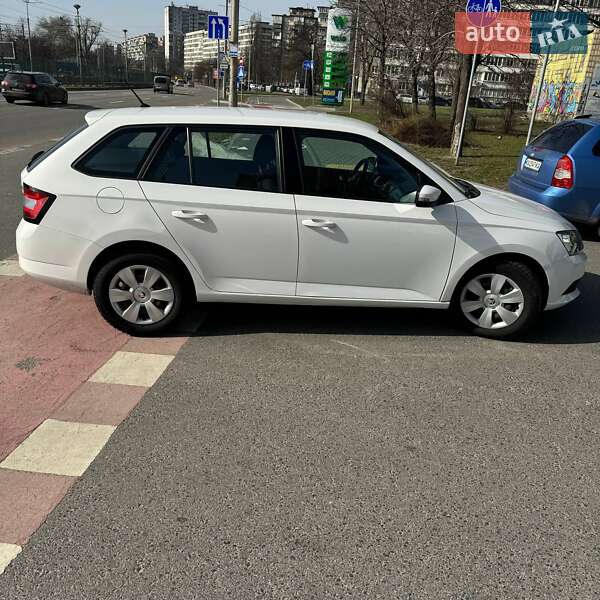 Універсал Skoda Fabia 2015 в Києві