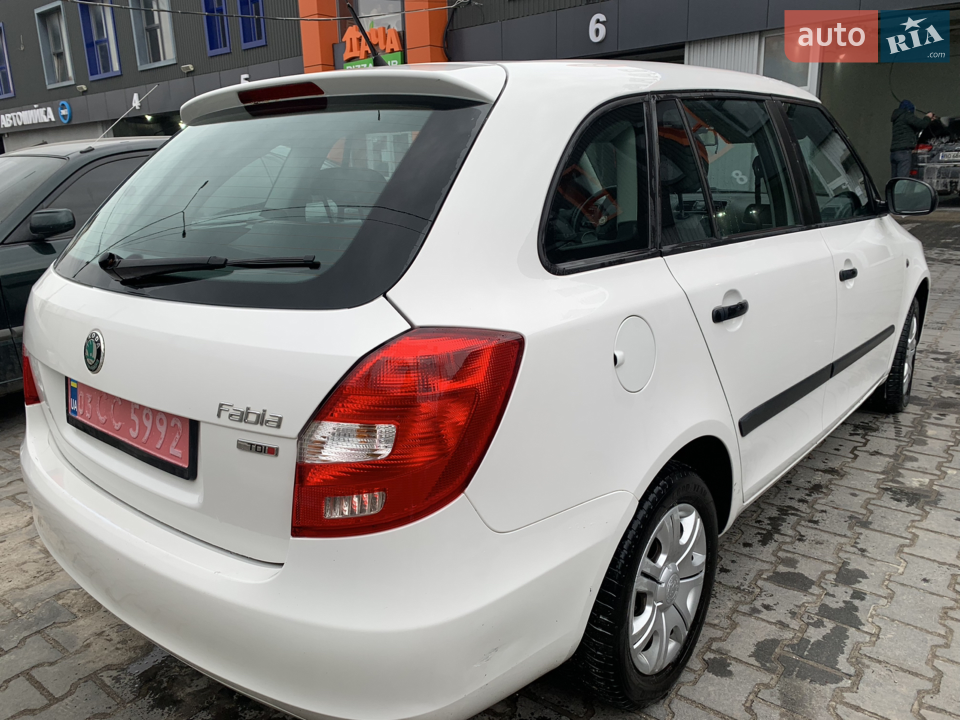 2011 Skoda Fabia - мініатюра 10