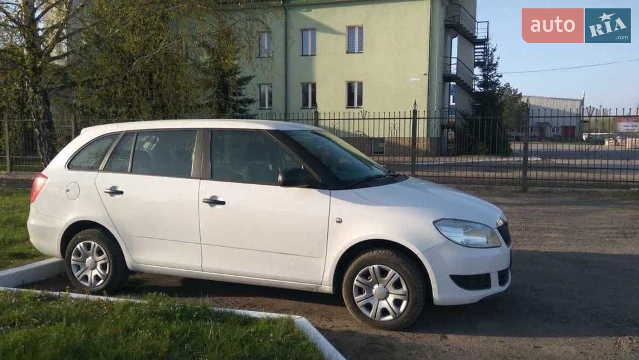 2011 Skoda Fabia - мініатюра 21