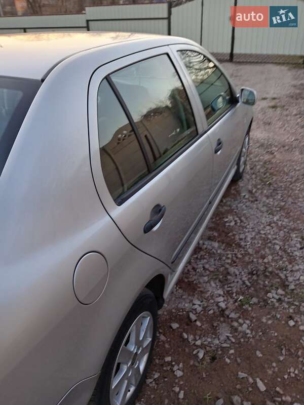 Седан Skoda Fabia 2003 в Коростені