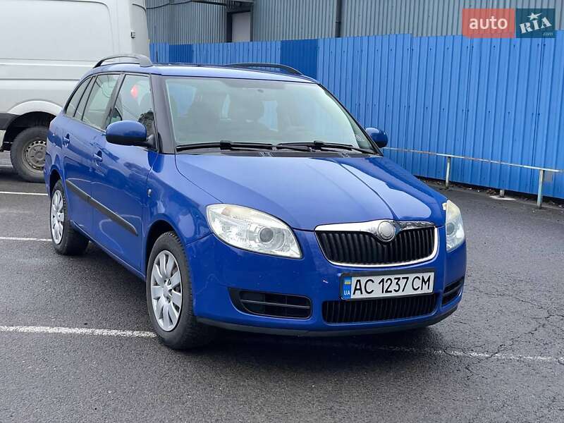 Універсал Skoda Fabia 2009 в Луцьку