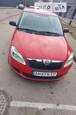 Хэтчбек Skoda Fabia 2012 в Житомире