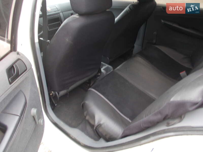 Універсал Skoda Fabia 2002 в Виноградові