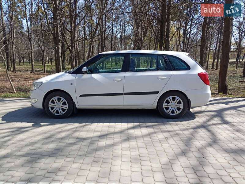Універсал Skoda Fabia 2010 в Жовкві