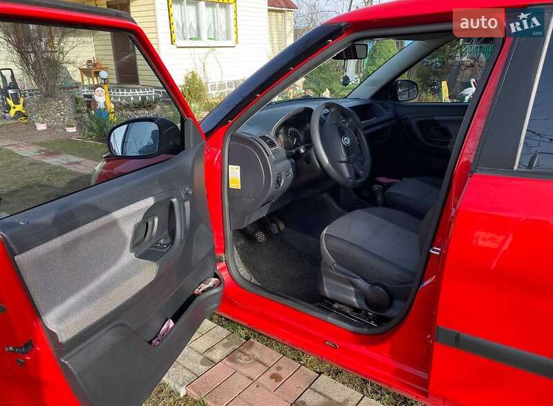Хэтчбек Skoda Fabia 2009 в Житомире