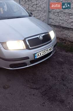 Седан Skoda Fabia 2004 в Харькове