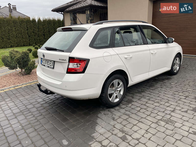 Універсал Skoda Fabia 2016 в Луцьку