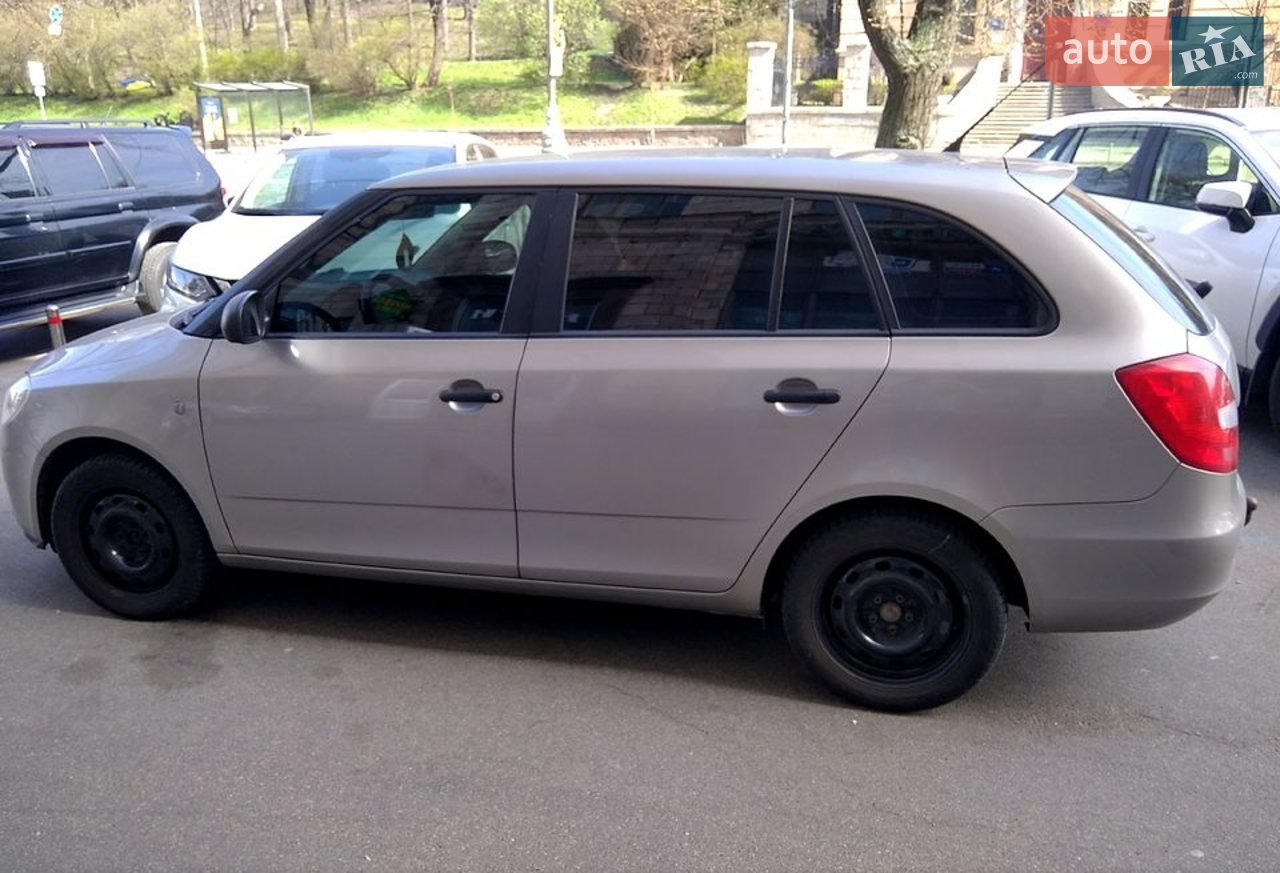 2010 Skoda Fabia - мініатюра 28
