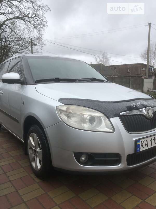 Хэтчбек Skoda Fabia 2007 в Носовке