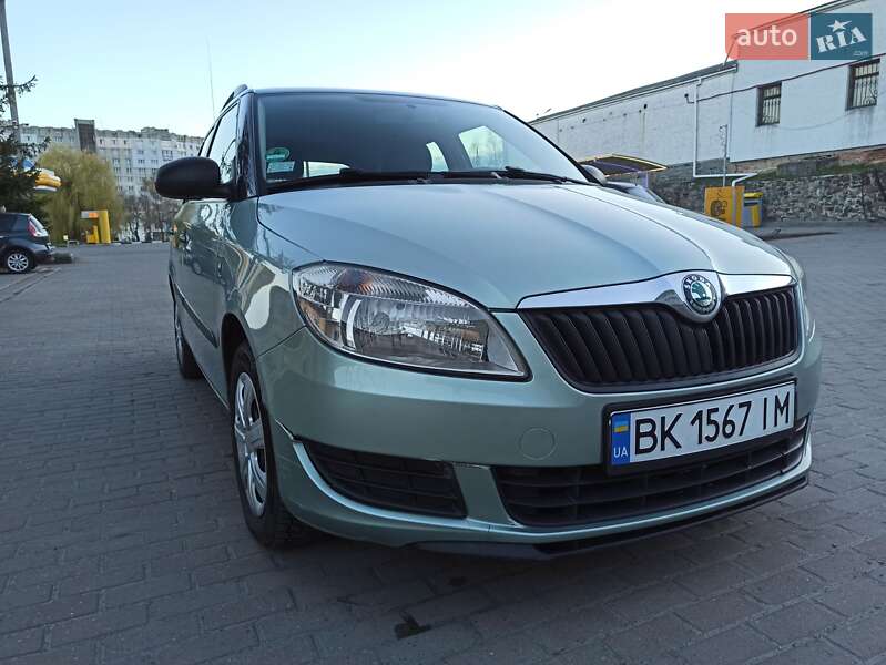Універсал Skoda Fabia 2010 в Рівному