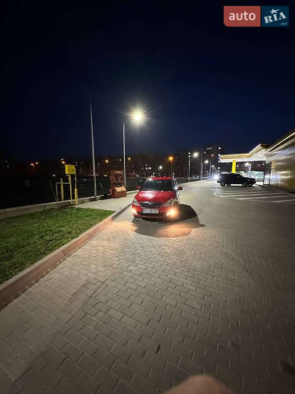 Універсал Skoda Fabia 2011 в Рівному