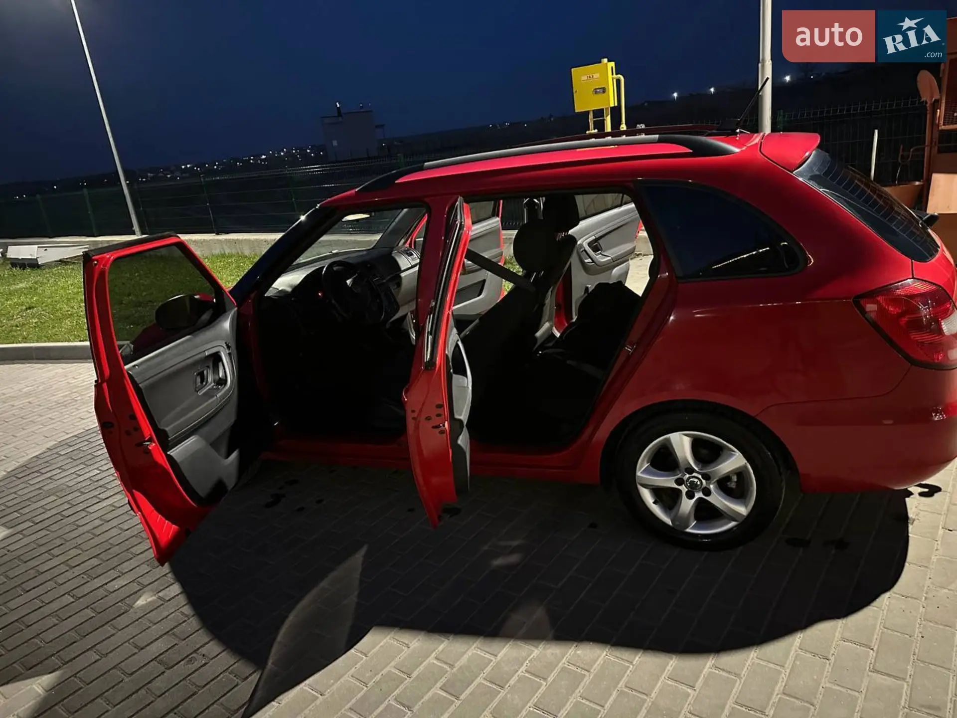 2011 Skoda Fabia - мініатюра 12