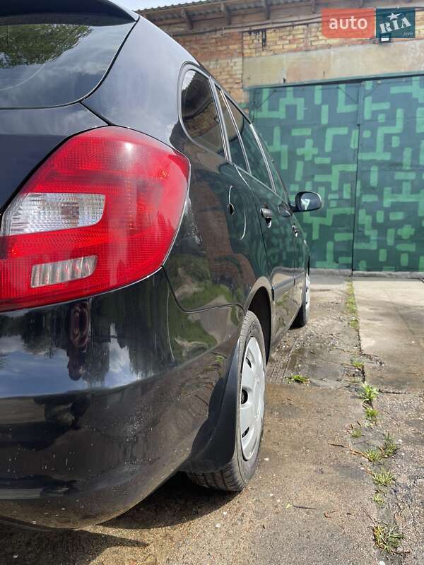 Універсал Skoda Fabia 2010 в Луцьку
