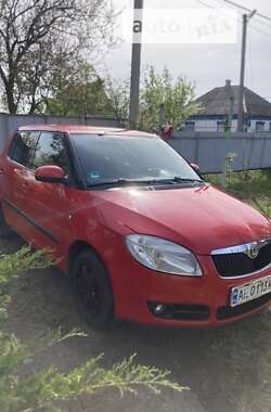 Хетчбек Skoda Fabia 2009 в Дніпрі