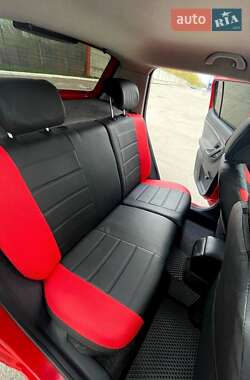 Хэтчбек Skoda Fabia 2011 в 