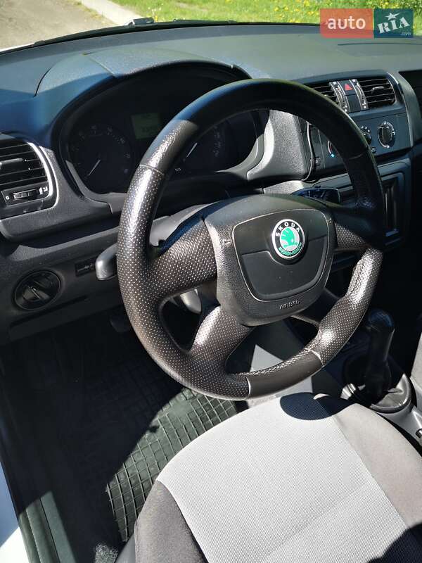 Хэтчбек Skoda Fabia 2012 в Дубно
