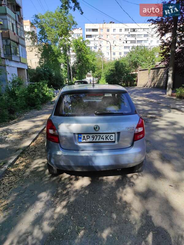 Хетчбек Skoda Fabia 2010 в Запоріжжі