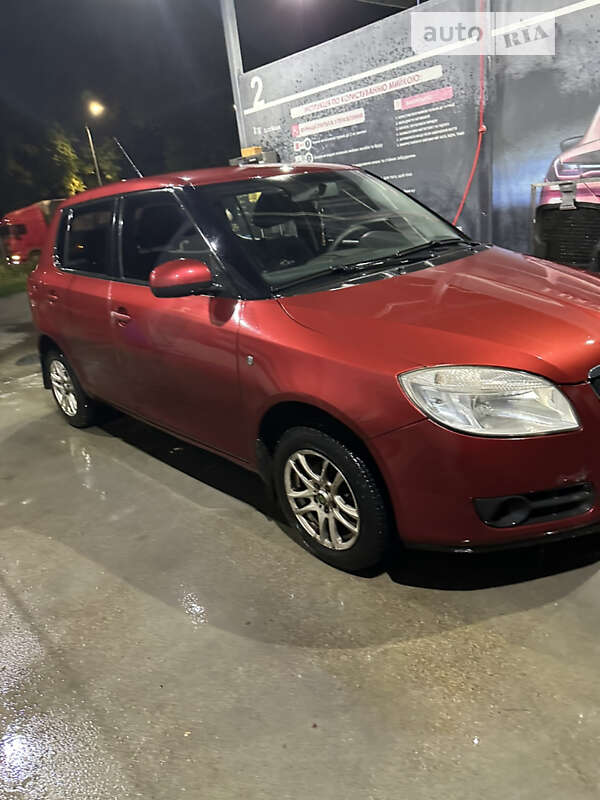 Хэтчбек Skoda Fabia 2008 в Львове