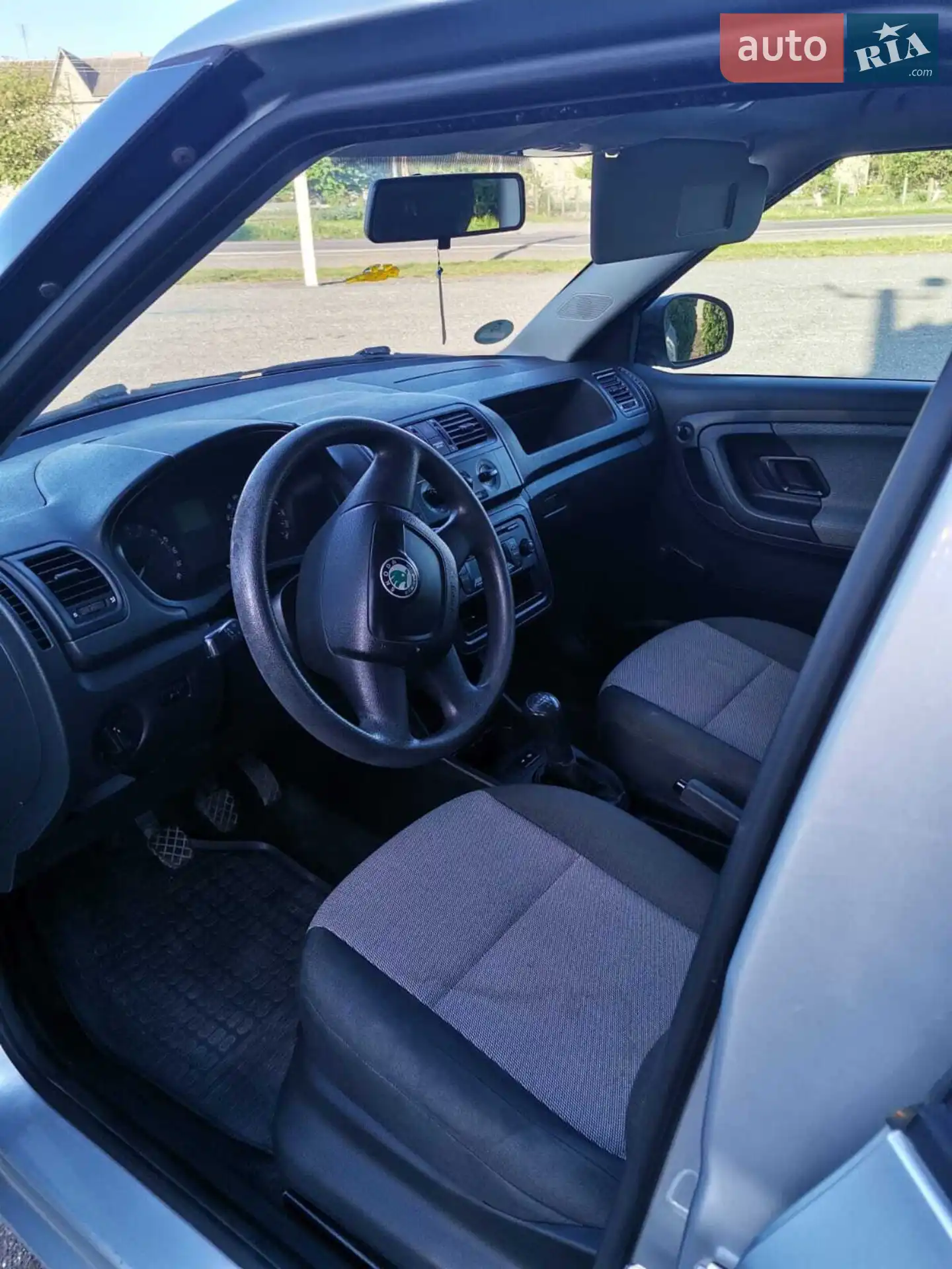 2010 Skoda Fabia - мініатюра 5