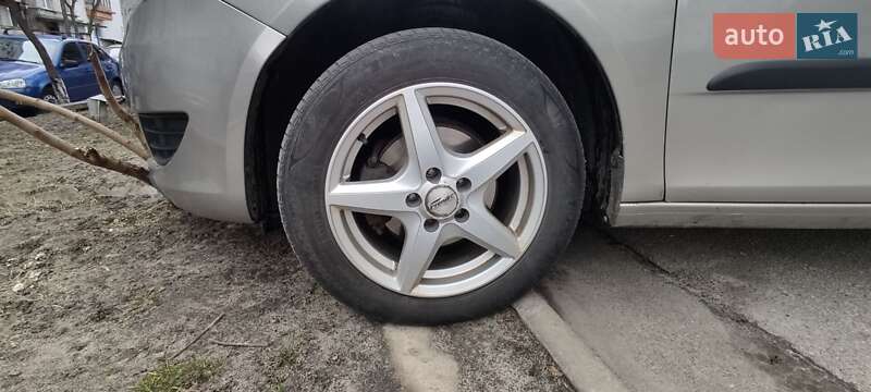 Універсал Skoda Fabia 2010 в Києві