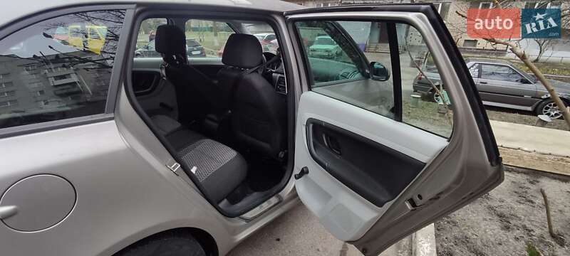 Універсал Skoda Fabia 2010 в Києві