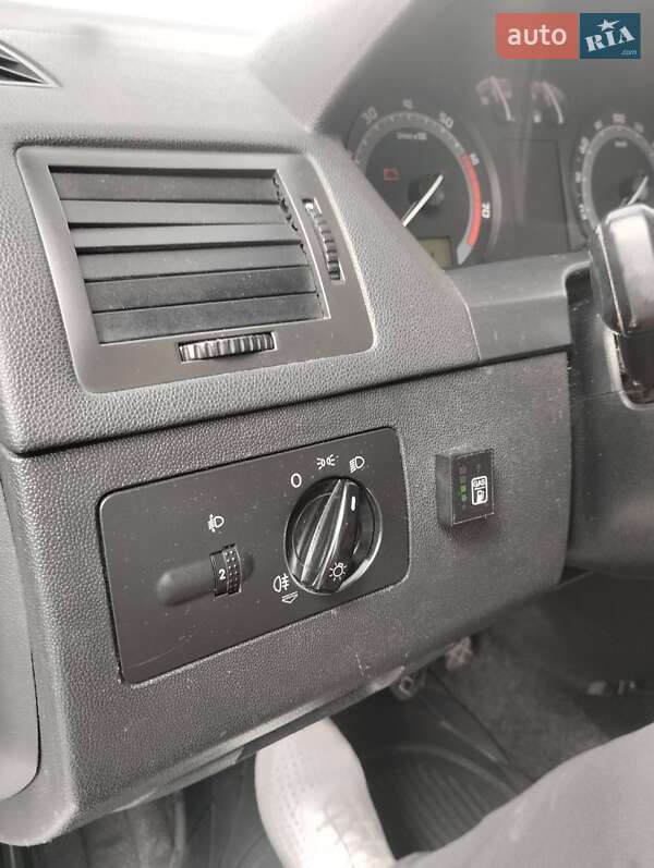 Хэтчбек Skoda Fabia 2006 в Каменец-Подольском фото 8 Хэтчбек Skoda Fabia 2006 в Каменец-Подольском