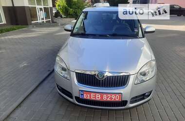 Универсал Skoda Fabia 2009 в Ровно