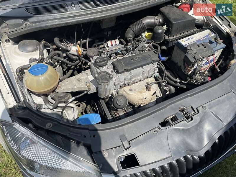 Хэтчбек Skoda Fabia 2013 в Холмах